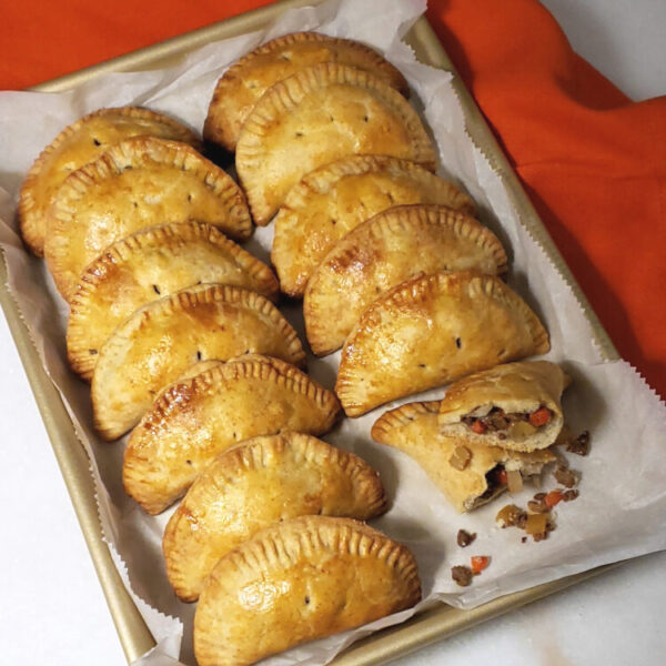 84226 BAKO D shaped Minced Beef & Vegetable Pasty 36x180G