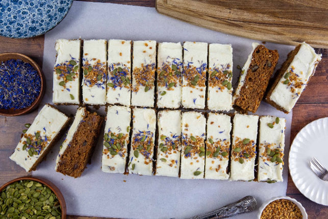 CAKESMITHS ULTIMATE CARROT CAKE (VGN) 1X18PTN